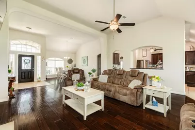 920 Quarter Horse Trail, Angleton, TX 77515 - Photo 7