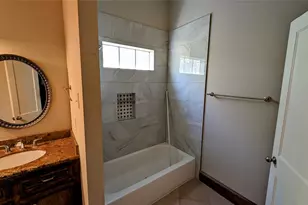 702 Paschall St, Houston, TX 77009 - Photo 15