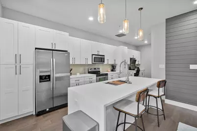 207 Pierce Street #209, Houston, TX 77002 - Photo 5