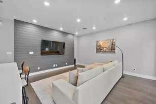 207 Pierce St, Houston, TX 77002 - Photo 3
