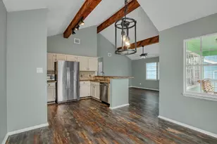 286 Ling St, Bayou Vista, TX 77563 - Photo 9