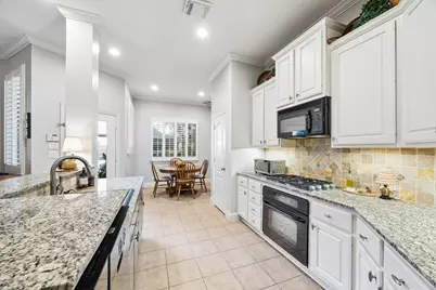 2402 Clippers Square, Houston, TX 77058 - Photo 9