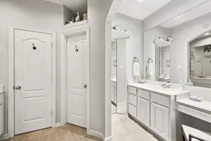 2402 Clippers Square, Houston, TX 77058 - Photo 19