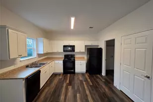 6114 Lacey Oak Dr, Hitchcock, TX 77563 - Photo 5