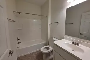 6114 Lacey Oak Dr, Hitchcock, TX 77563 - Photo 9