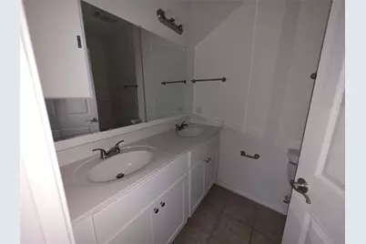 6114 Lacey Oak Drive, Hitchcock, TX 77563 - Photo 7