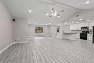 703 Barbara St, Tomball, TX 77375 - Photo 9