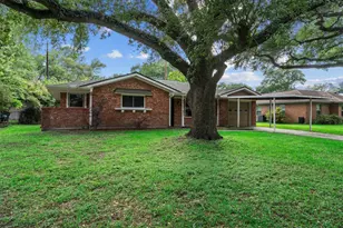 703 Barbara St, Tomball, TX 77375 - Photo 3