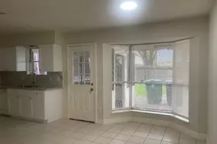 2127 Woodland Springs St, Houston, TX 77077 - Photo 5