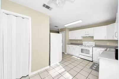 102 Live Oak Avenue, Baytown, TX 77520 - Photo 37