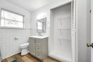 102 Live Oak Ave, Baytown, TX 77520 - Photo 23