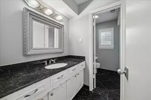 10906 Piping Rock Ln, Houston, TX 77042 - Photo 23