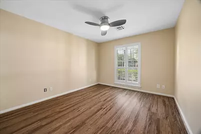 10906 Piping Rock Lane, Houston, TX 77042 - Photo 21