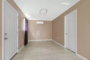 1033 W Snyder St, Alvin, TX 77511 - Photo 21