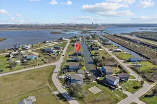 6931 W Holiday St, Hitchcock, TX 77563 - Photo 3