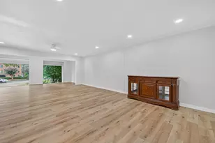 12633 Memorial Dr, Houston, TX 77024 - Photo 17