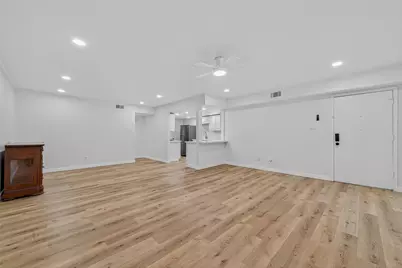 12633 Memorial Drive #216, Houston, TX 77024 - Photo 15