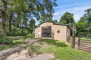 802 Sentinel Oaks, Pinehurst, TX 77362 - Photo 3