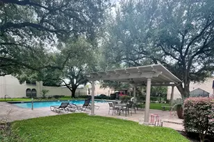 5230 Woodlawn Pl, Bellaire, TX 77401 - Photo 39