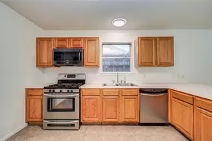 1010 Forestburg Dr, Spring, TX 77386 - Photo 9