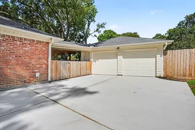 2817 Frostwood Circle, Dickinson, TX 77539 - Photo 21