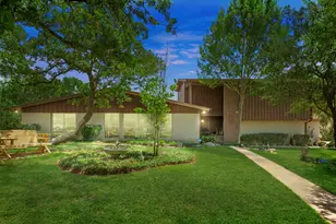 707 Scenic Dr, Baytown, TX 77521 - Photo 1