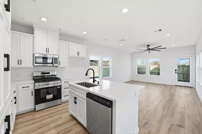 530 N 4th Street, La Porte, TX 77571 - Photo 7