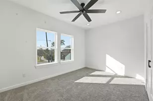 530 N 4th St, La Porte, TX 77571 - Photo 13