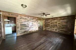 637 S Meyer St, La Grange, TX 78945 - Photo 7