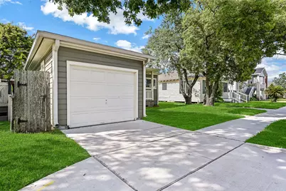 4611 Avenue S, Galveston, TX 77551 - Photo 3