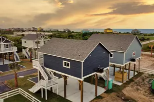 1036 Sunset Circle W, Crystal Beach, TX 77650 - Photo 7