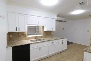 10402 Long River Dr, Sugar Land, TX 77498 - Photo 9