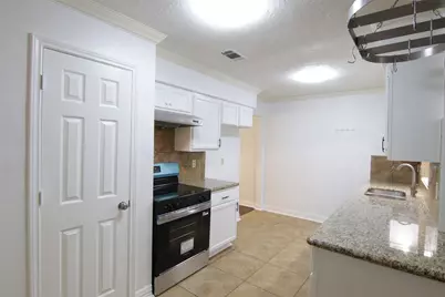 10402 Long River Drive, Sugar Land, TX 77498 - Photo 11