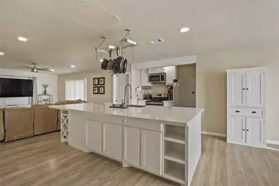 910 Centerwood Drive, Houston, TX 77013 - Photo 5