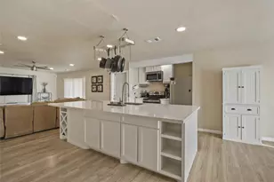 910 Centerwood Dr, Houston, TX 77013 - Photo 5