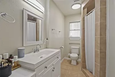 910 Centerwood Drive, Houston, TX 77013 - Photo 9