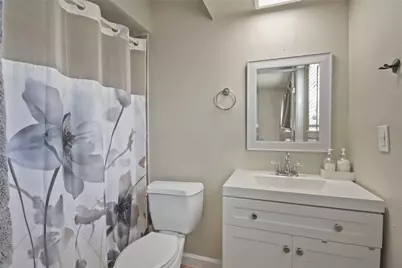 910 Centerwood Drive, Houston, TX 77013 - Photo 11