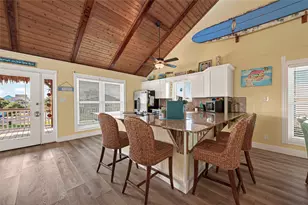 21818 Matagorda Dr, Galveston, TX 77554 - Photo 9