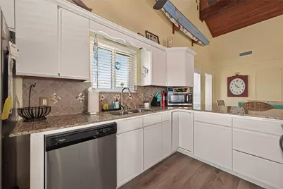 21818 Matagorda Drive, Galveston, TX 77554 - Photo 11