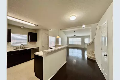 10623 Sugar Trace Drive, Sugar Land, TX 77498 - Photo 5