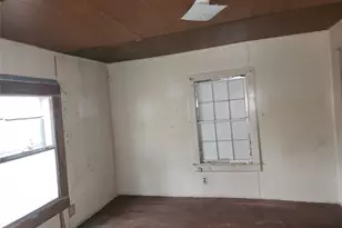 500 E Kezee, Calvert, TX 77837 - Photo 13