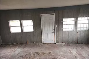 500 E Kezee, Calvert, TX 77837 - Photo 17