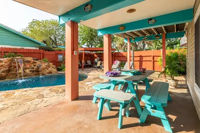 2321 37th Street, Galveston, TX 77550 - Photo 9