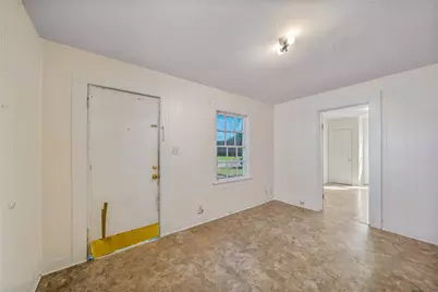 925 4th Avenue N, Texas City, TX 77590 - Photo 3