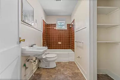 925 4th Avenue N, Texas City, TX 77590 - Photo 9
