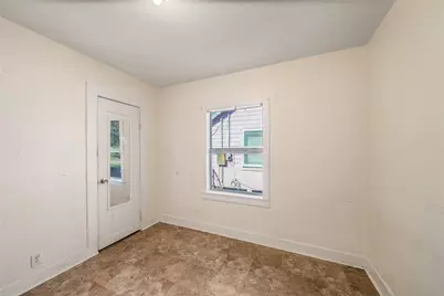 925 4th Avenue N, Texas City, TX 77590 - Photo 11