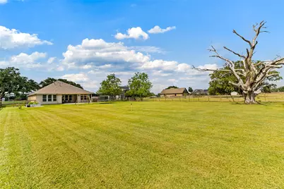 1132 Quarter Horse Trail, Angleton, TX 77515 - Photo 3