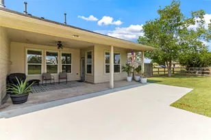 1132 Quarter Horse Trl, Angleton, TX 77515 - Photo 37