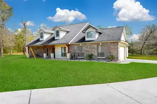 21 Twin Forks Dr, Willis, TX 77378 - Photo 3