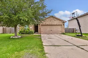 2707 Tracy Ln, Highlands, TX 77562 - Photo 1
